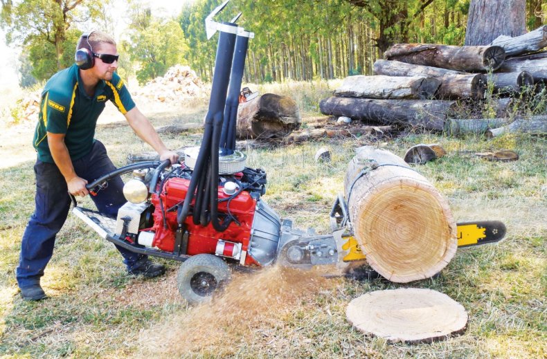 Australian V8 Chainsaw