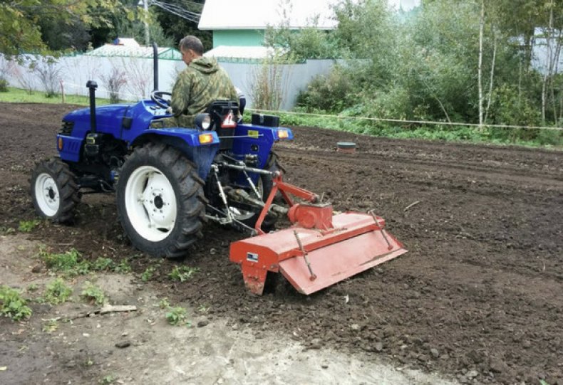 Вспашка земли