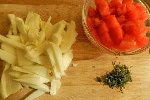 Салат из патиссонов со сладким перцем и помидорами